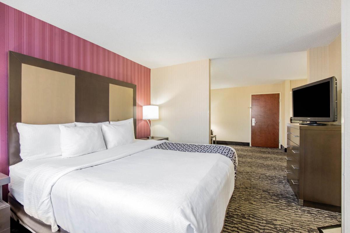 La Quinta by Wyndham Newark - Elkton - Housity