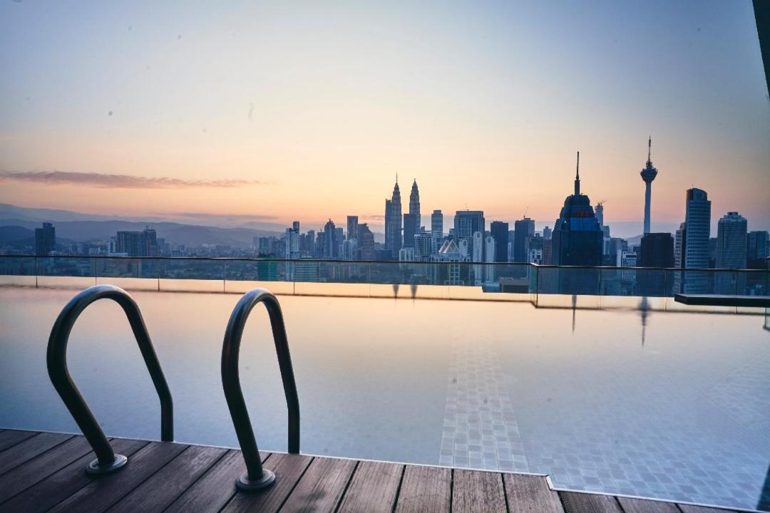 Regalia Suites Infinity Pool Kuala Lumpur - Housity