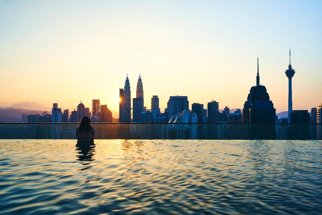 Regalia Suites Infinity Pool Kuala Lumpur - Housity