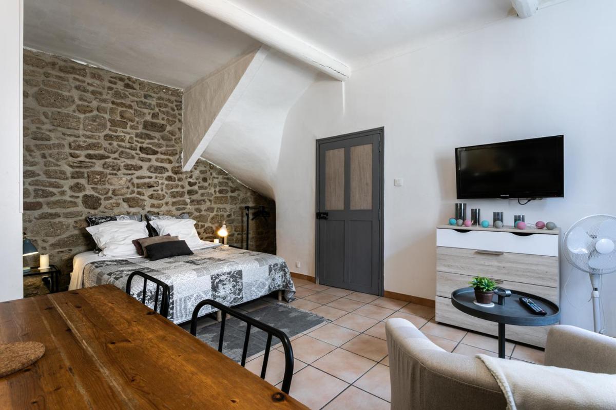 Au Coeur du Vieux Village - Housity