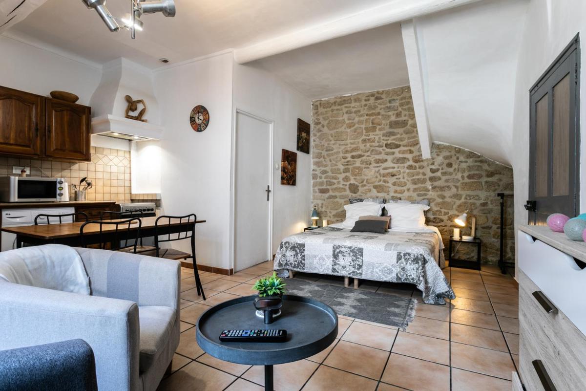 Au Coeur du Vieux Village - Housity