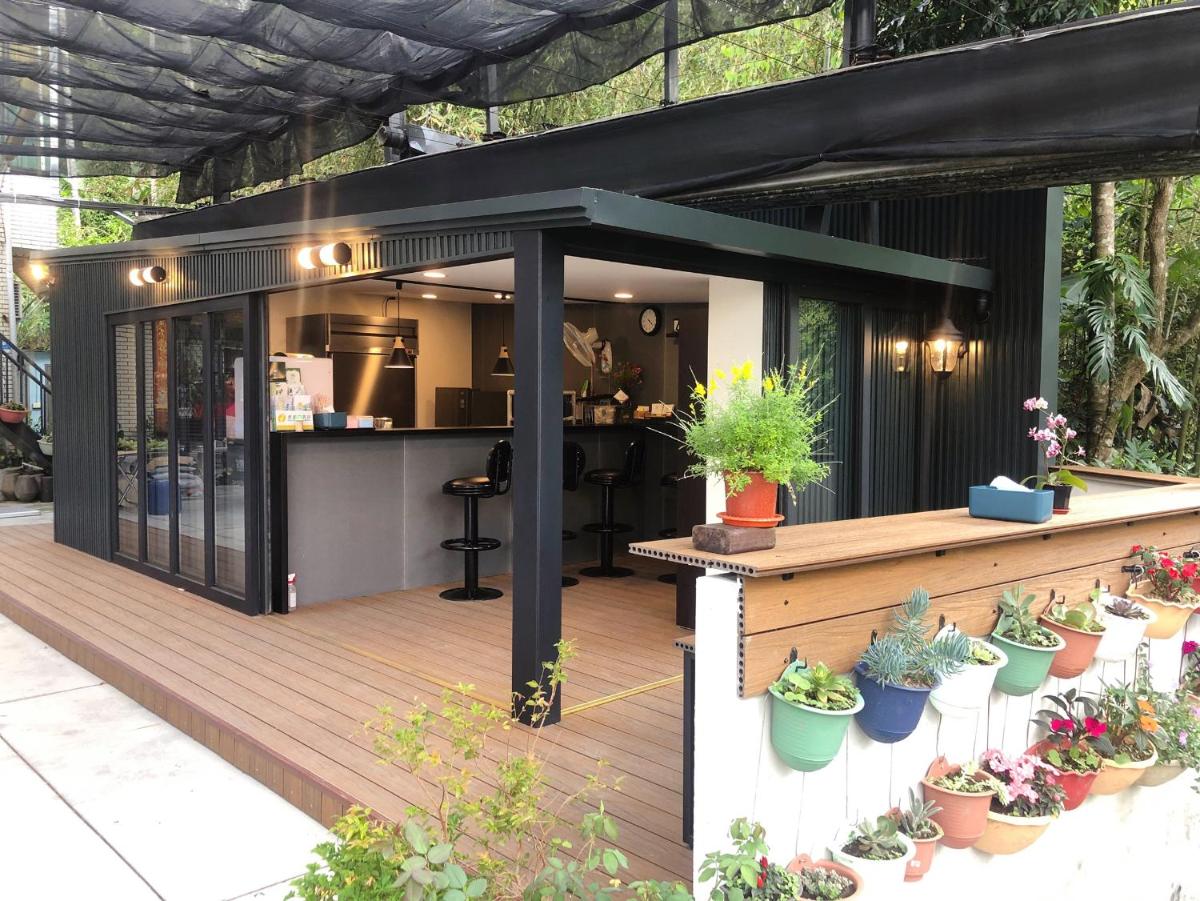 Look Tea House - Housity