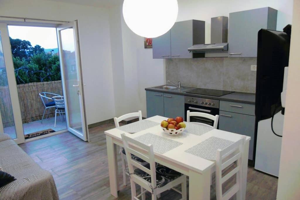 Apartman Greta Sukošan - Housity