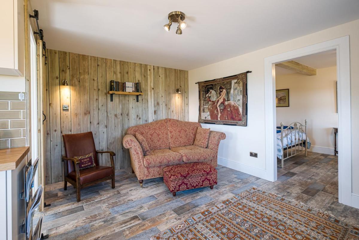 Heartland with Hot Tub - Housity