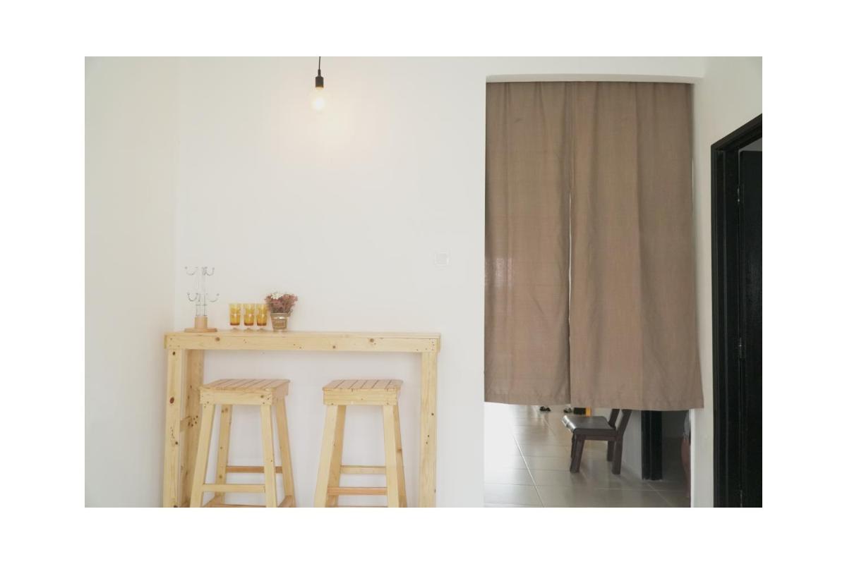 Cozy, Modern, Air Cond Gambang Water Park Homestay -- The Pigeon Guest House - Housity