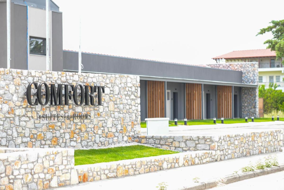 Comfort Suites & Rooms - Housity