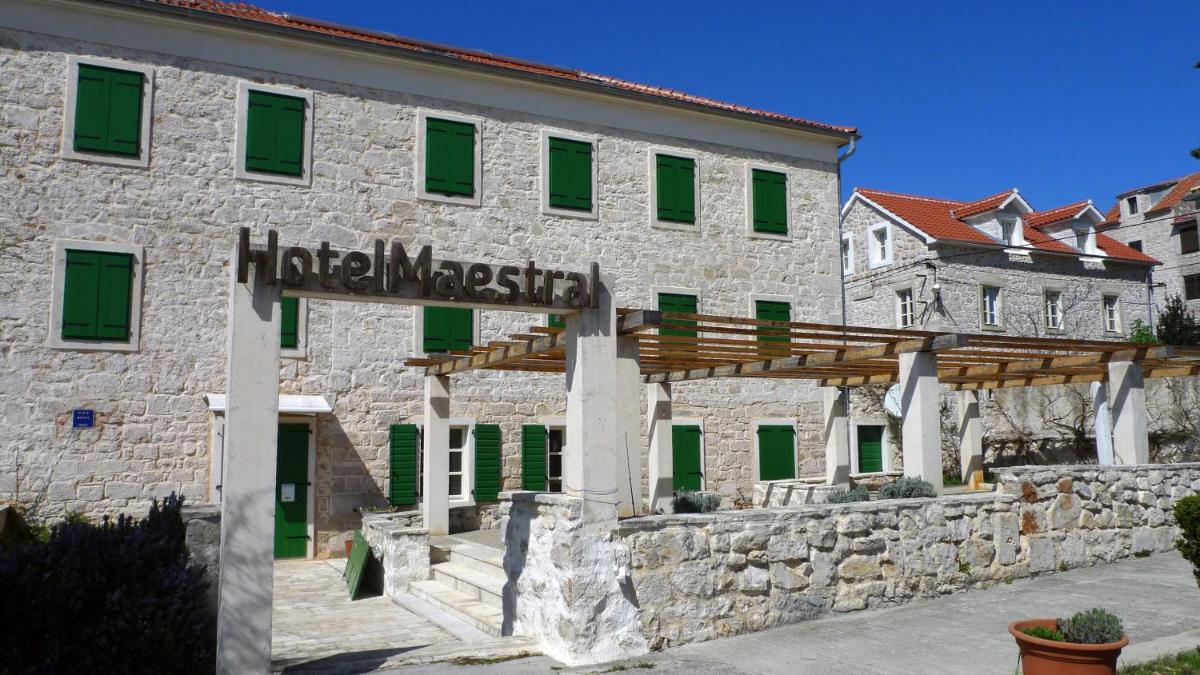 Hotel Maestral - Housity