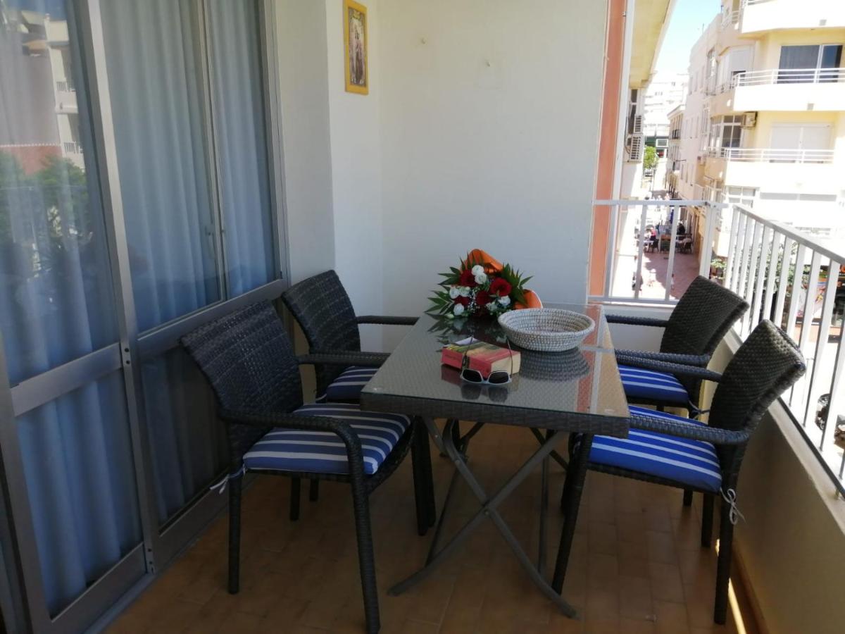 Suitetrails - Charming apartment with sea views and English TV stations