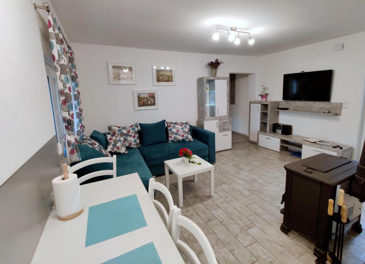 Holiday Home Rojko - Housity