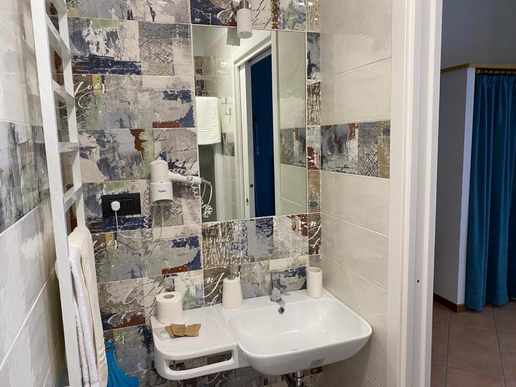 Camere Frangimare - Housity