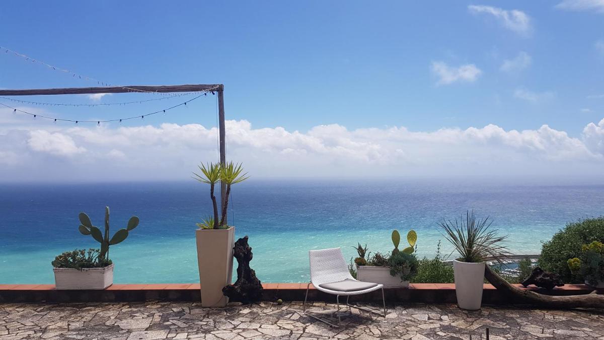 La BouganVilla Charme & Relax vista mare - Housity