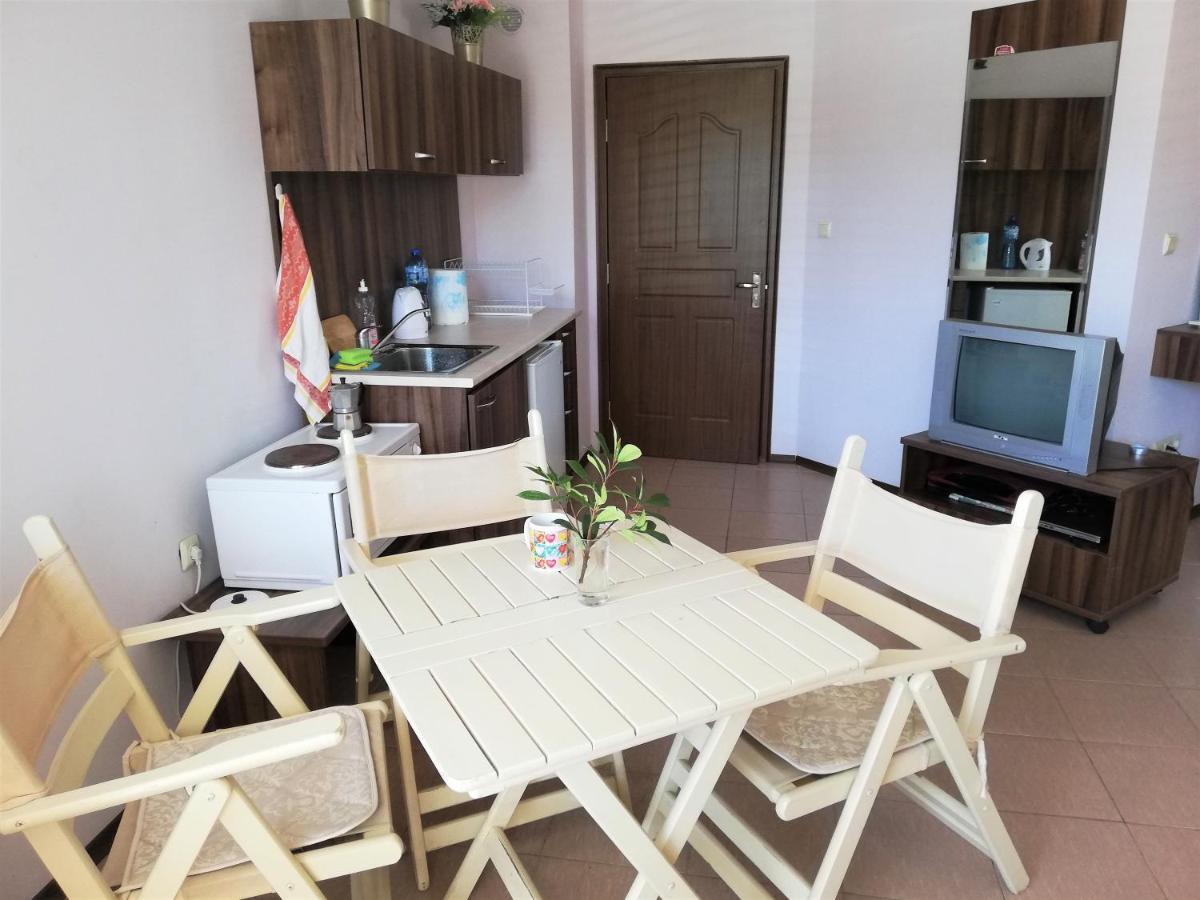 Private Apartment in Sunny House Family Complex - Housity