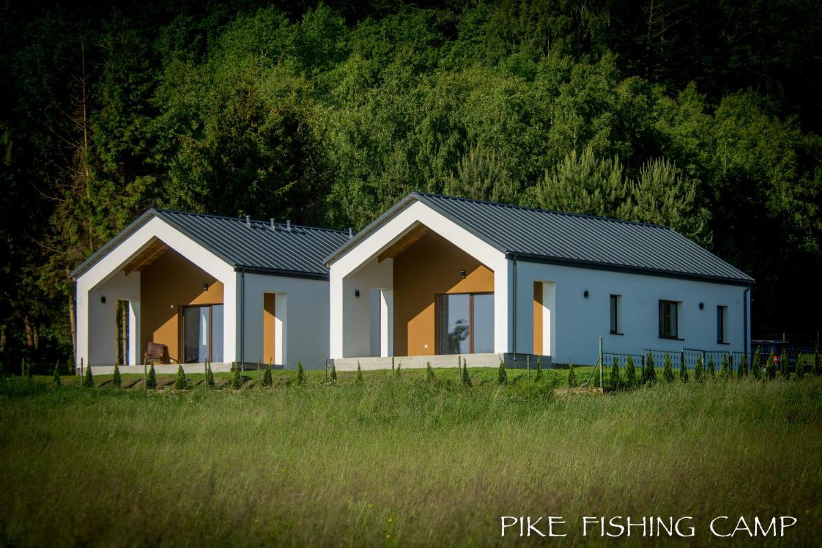 Pike Fishing Camp - Housity