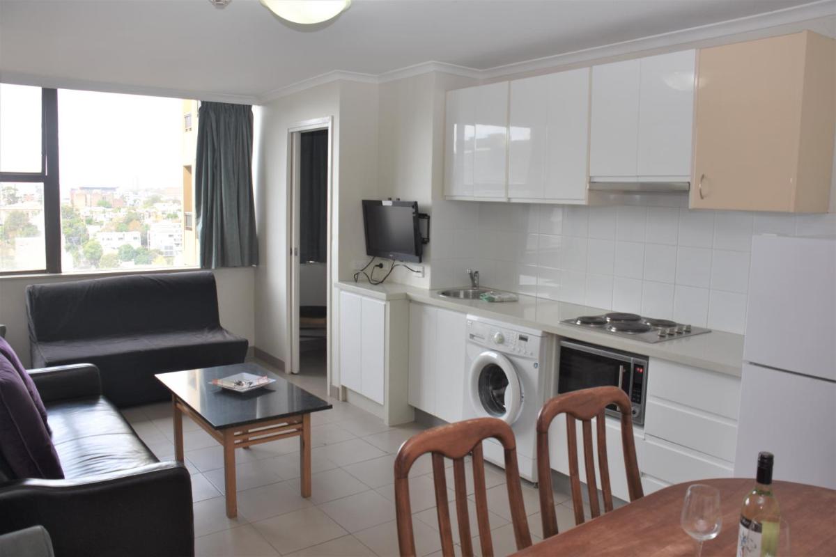 Accommodation Sydney City Centre - Hyde Park Plaza 3 bedroom 1 bathroom Apartment - Housity
