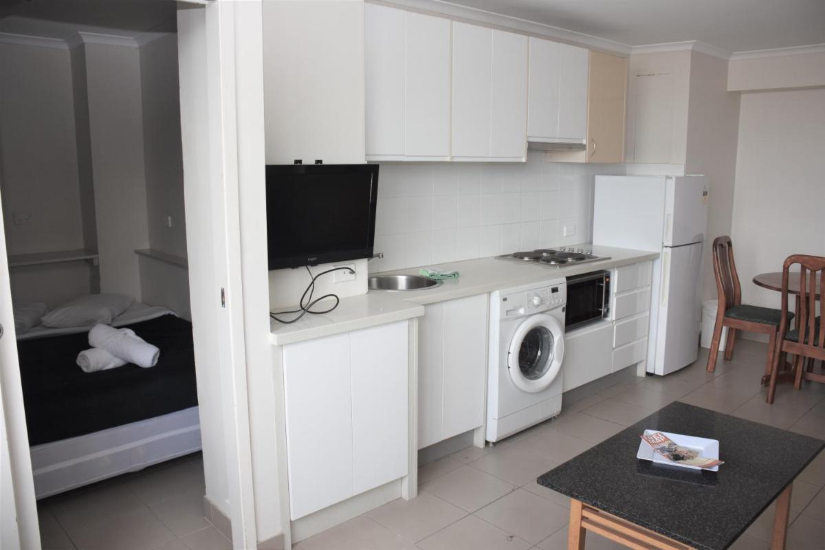 Accommodation Sydney City Centre - Hyde Park Plaza 3 bedroom 1 bathroom Apartment - Housity