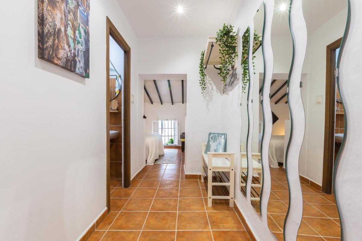 Casa Randonneur, traditional townhouse in Álora. - Housity