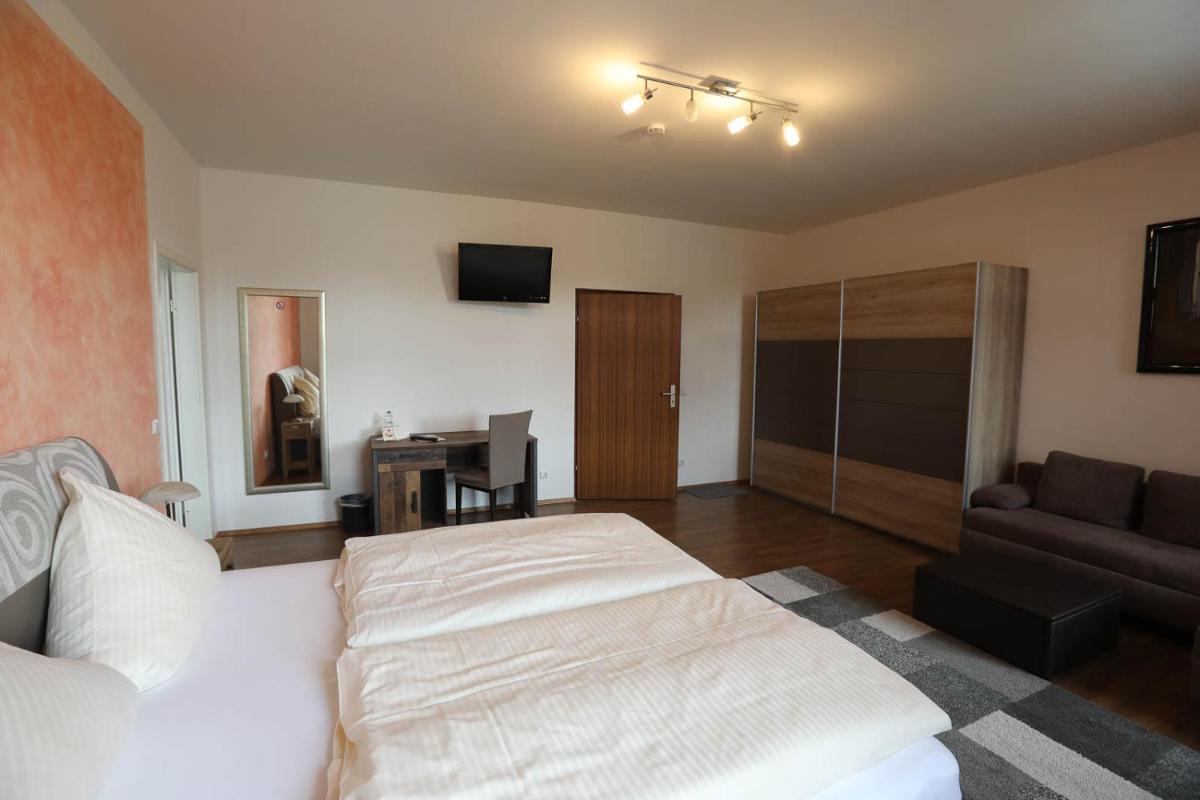 Pension Leonardo - Housity