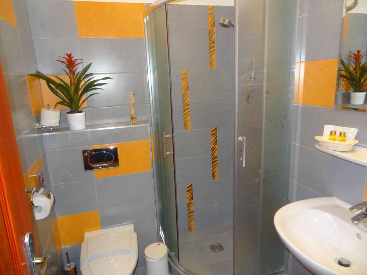 Residence Parliament - Housity
