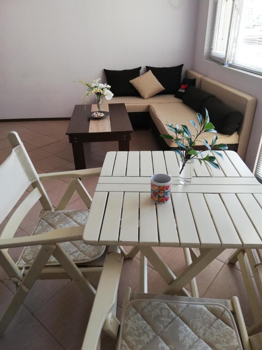 Private Apartment in Sunny House Family Complex - Housity
