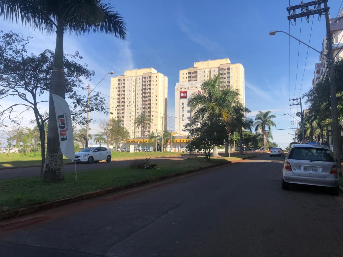 Apto 2 quartos exclusivos para vc ao lado do Shop Iguatemi com Wi-Fi e vaga - Housity