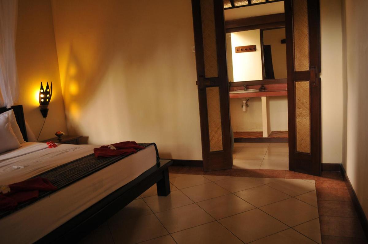 Tirta Sari Bungalow - Housity
