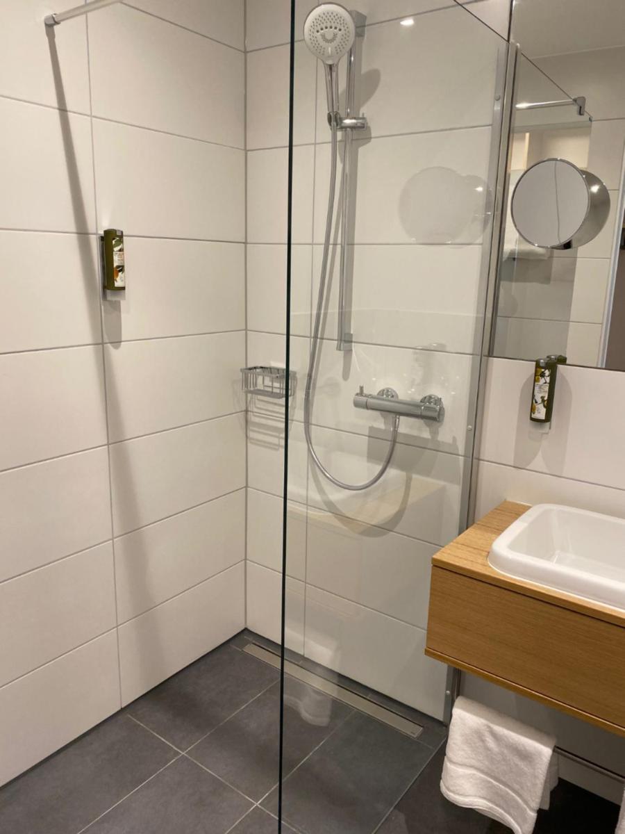 DEKRA Congresshotel Wart - Housity
