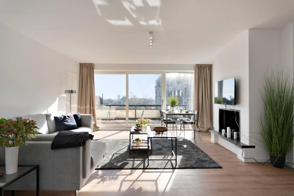 City PENTHOUSE, rooftop terrace, free NETFLIX, wifi and airco - Housity