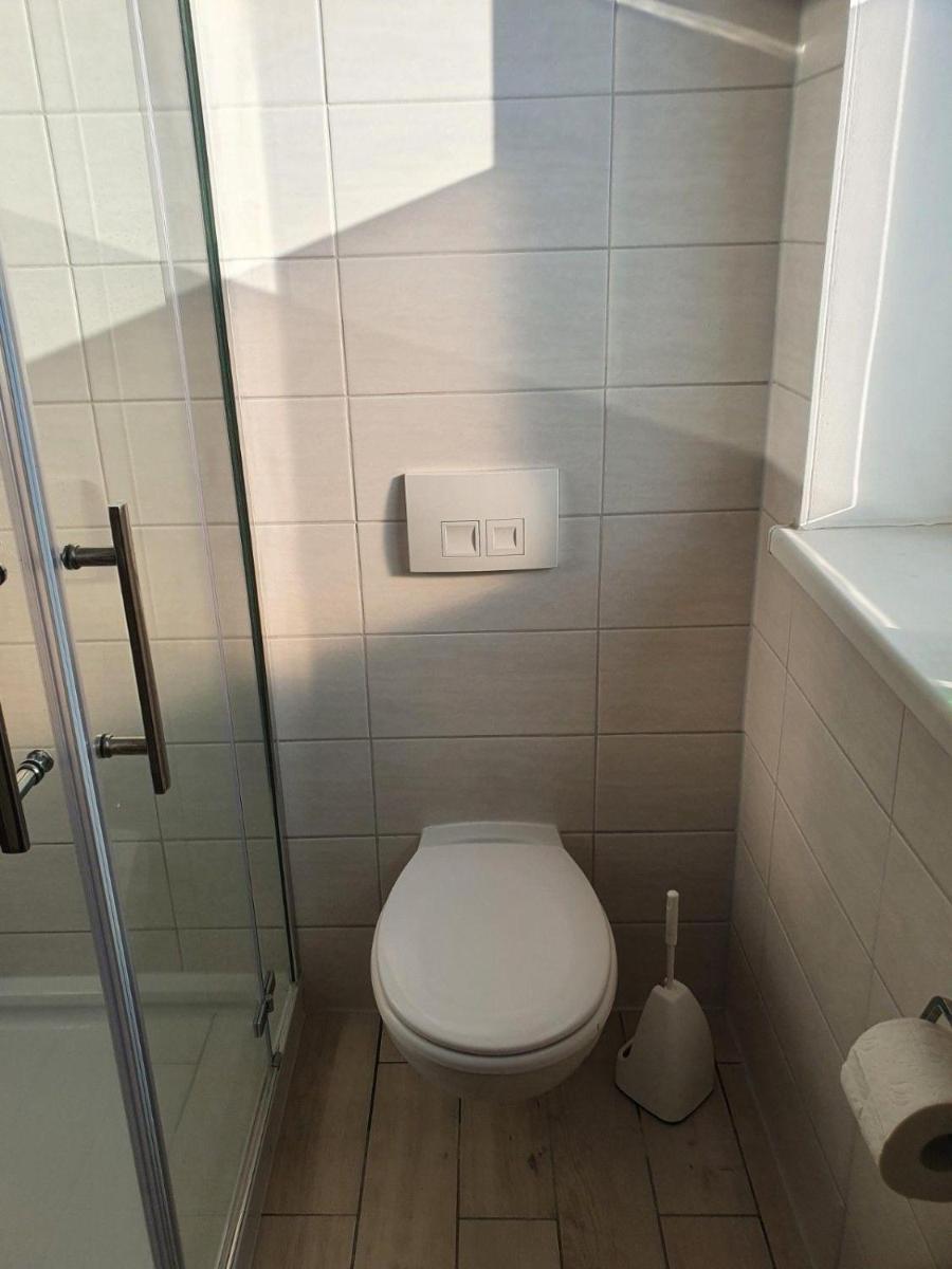 Haus-Valentyna - Housity