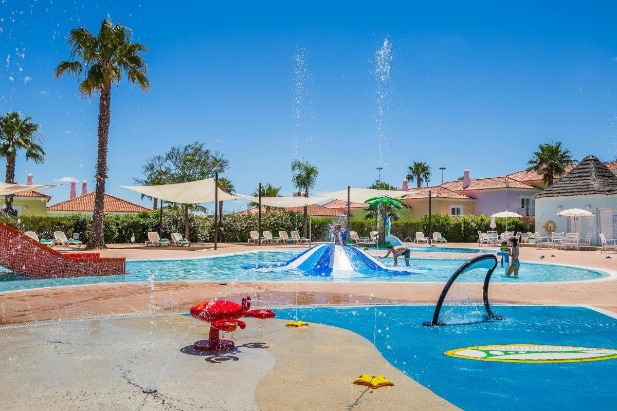 A piscina em ou perto de Eden Villas & Apartments