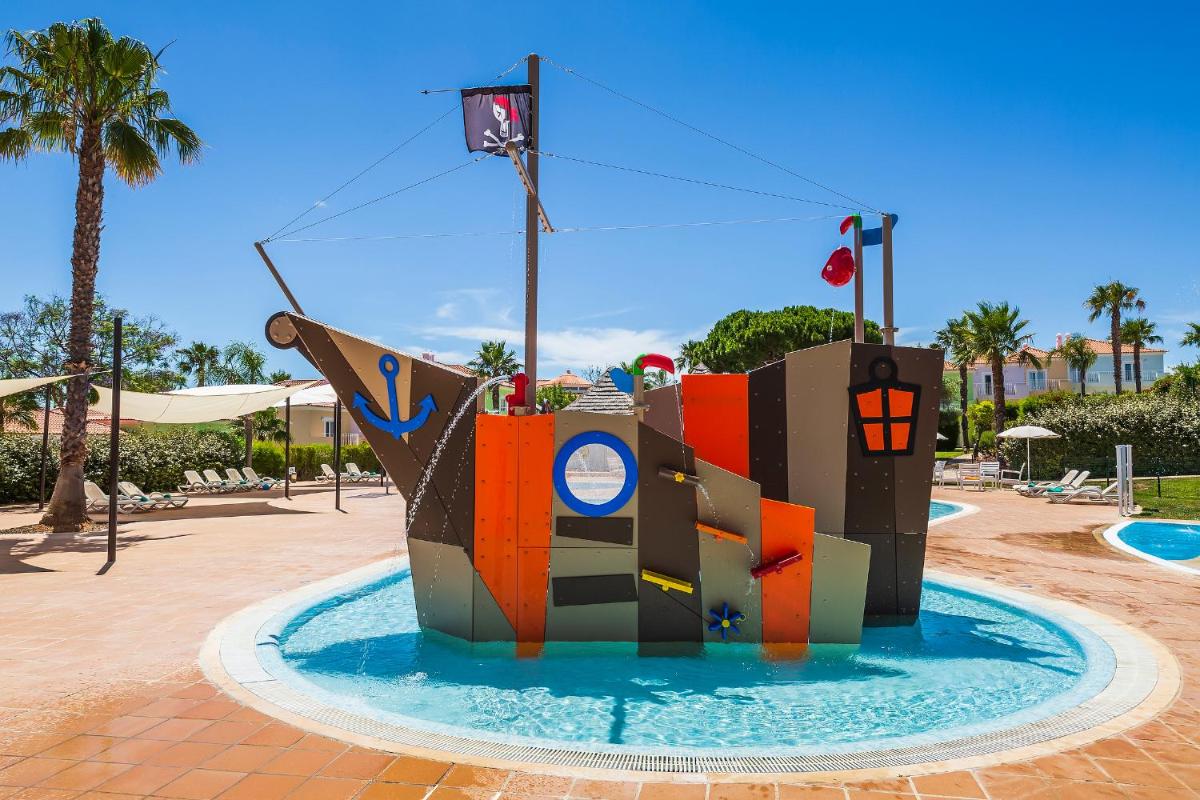A piscina em ou perto de Eden Villas & Apartments