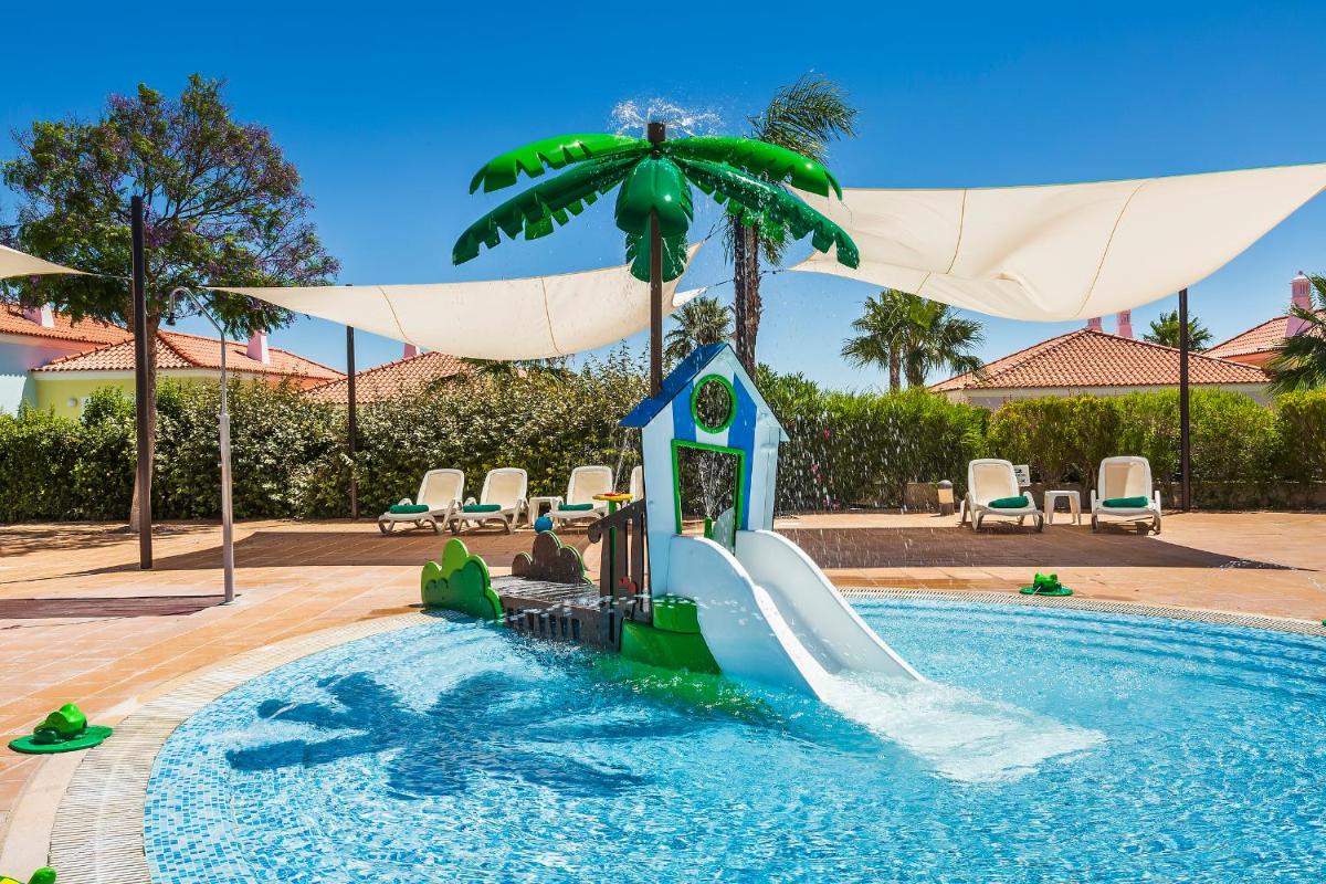 A piscina em ou perto de Eden Villas & Apartments