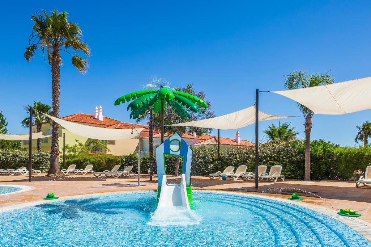 A piscina em ou perto de Eden Villas & Apartments