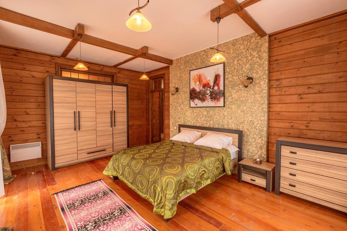 Hotel Aurora Plus - Housity