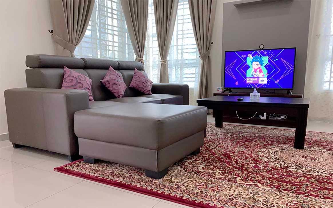 Suitetrails - Umbai Homestay - Wak Sidin House
