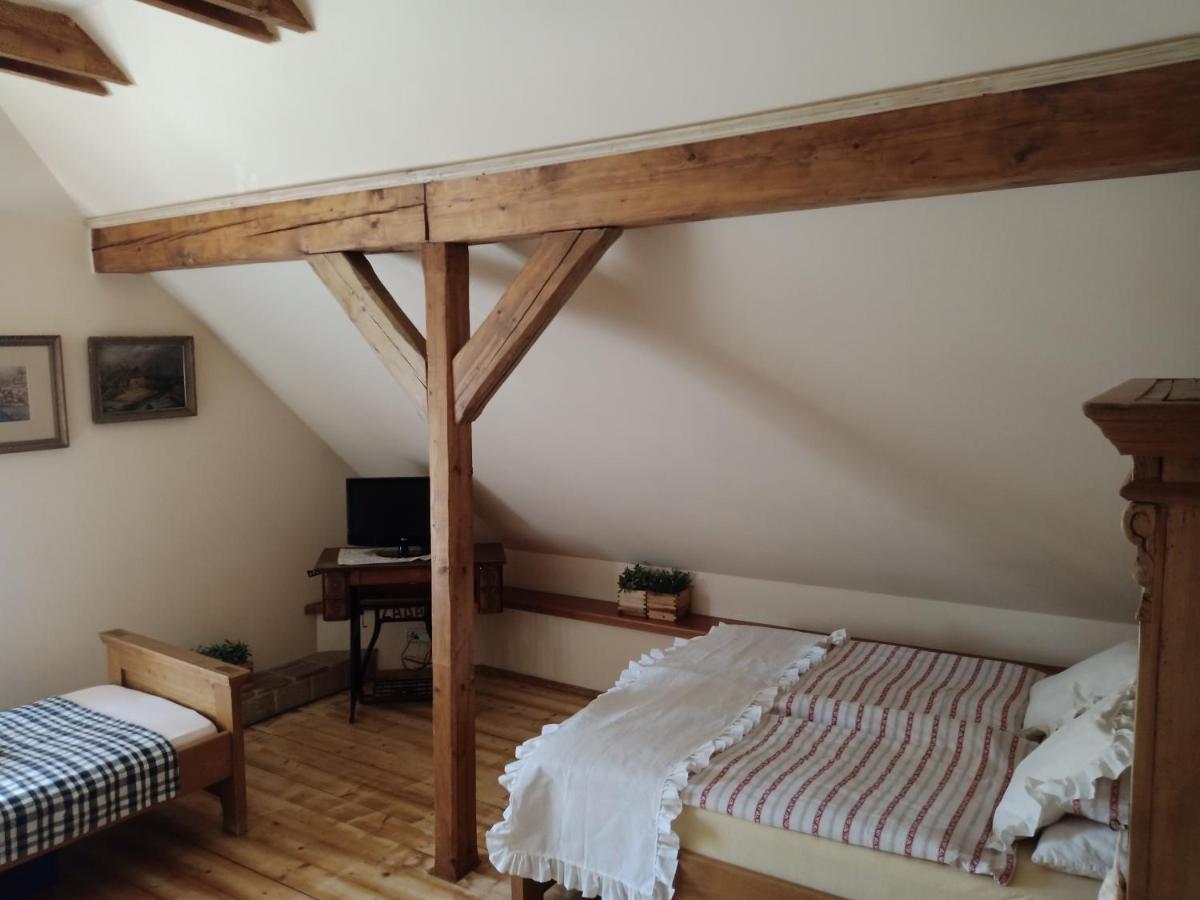 U Anny Šmejdířky - Housity