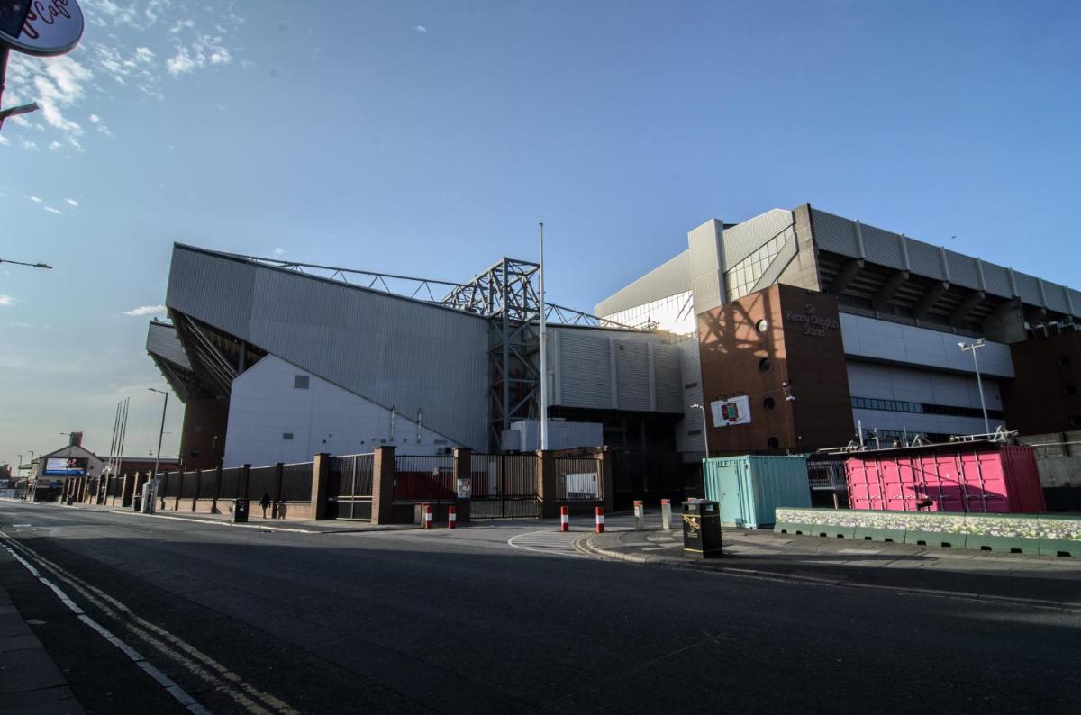 RIVERPOOL - LUXRY SUITS FOR FOOTBALL FANS NEAR AnFIELD STADIUM - Housity