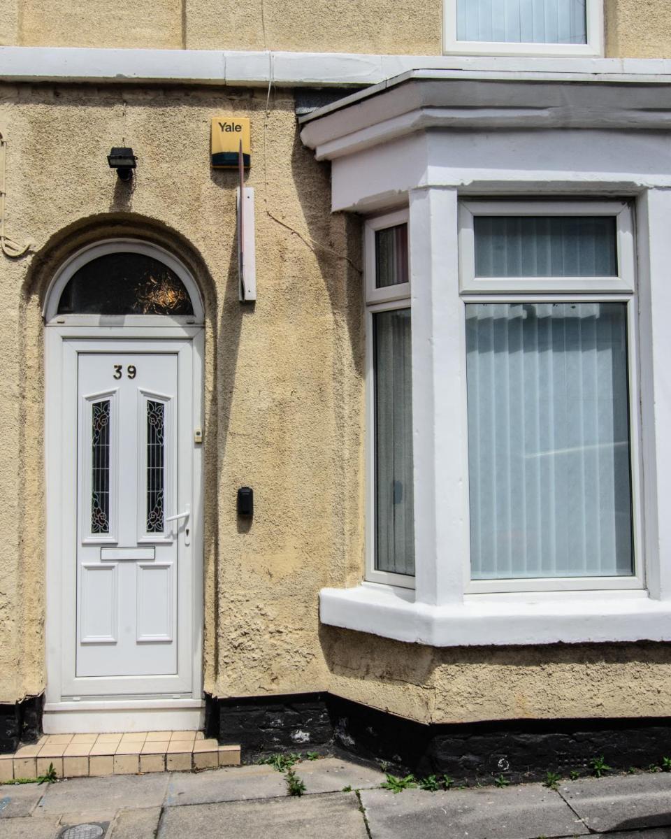 RIVERPOOL - LUXRY SUITS FOR FOOTBALL FANS NEAR AnFIELD STADIUM - Housity