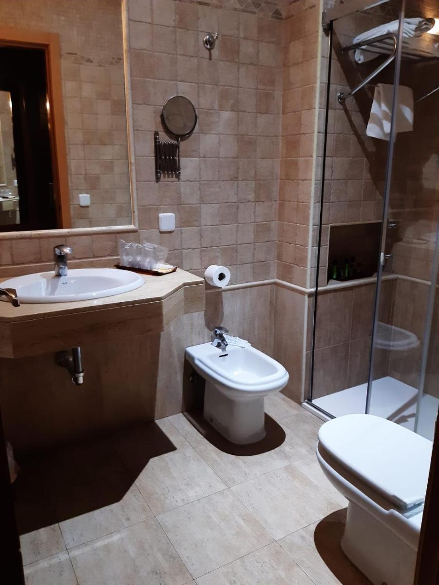 Hotel Marisma Sancti Petri - Housity