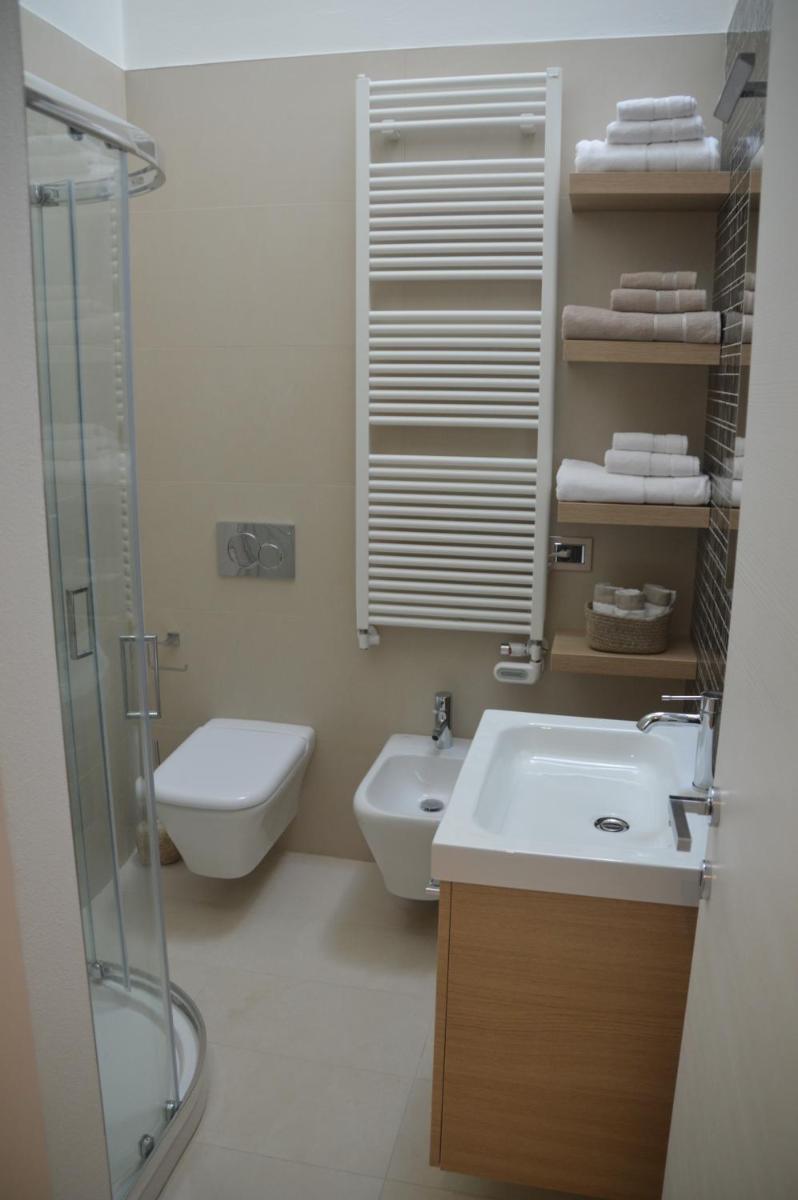 Sea View Embassy Apartment - Hizvo