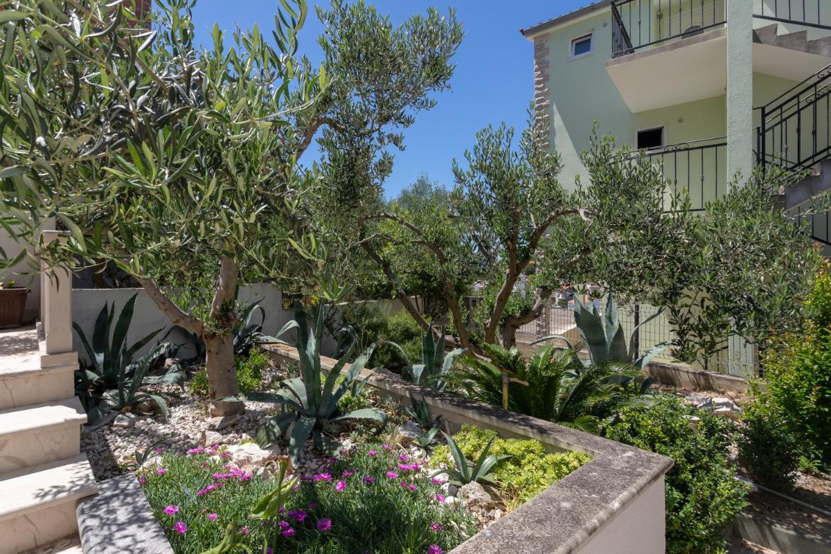 Apartments Jakic - Housity