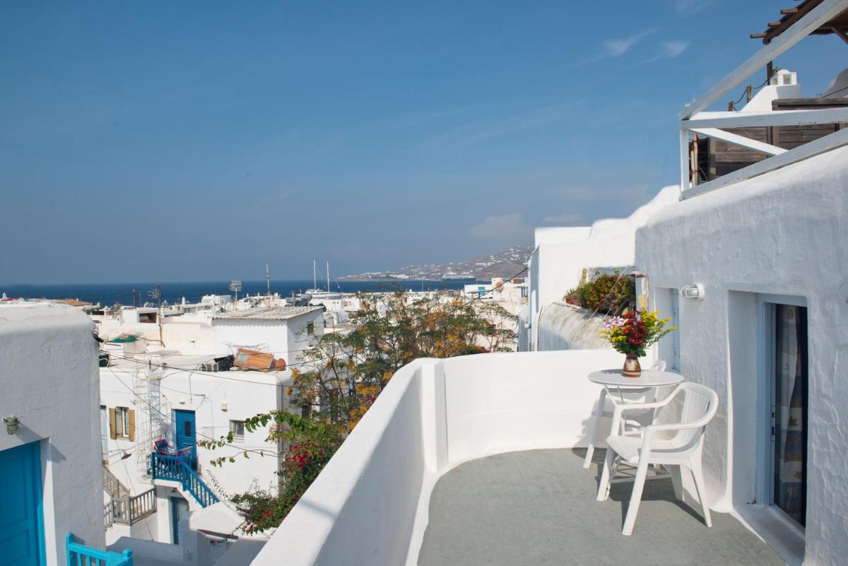 Sunday Summer House - Housity