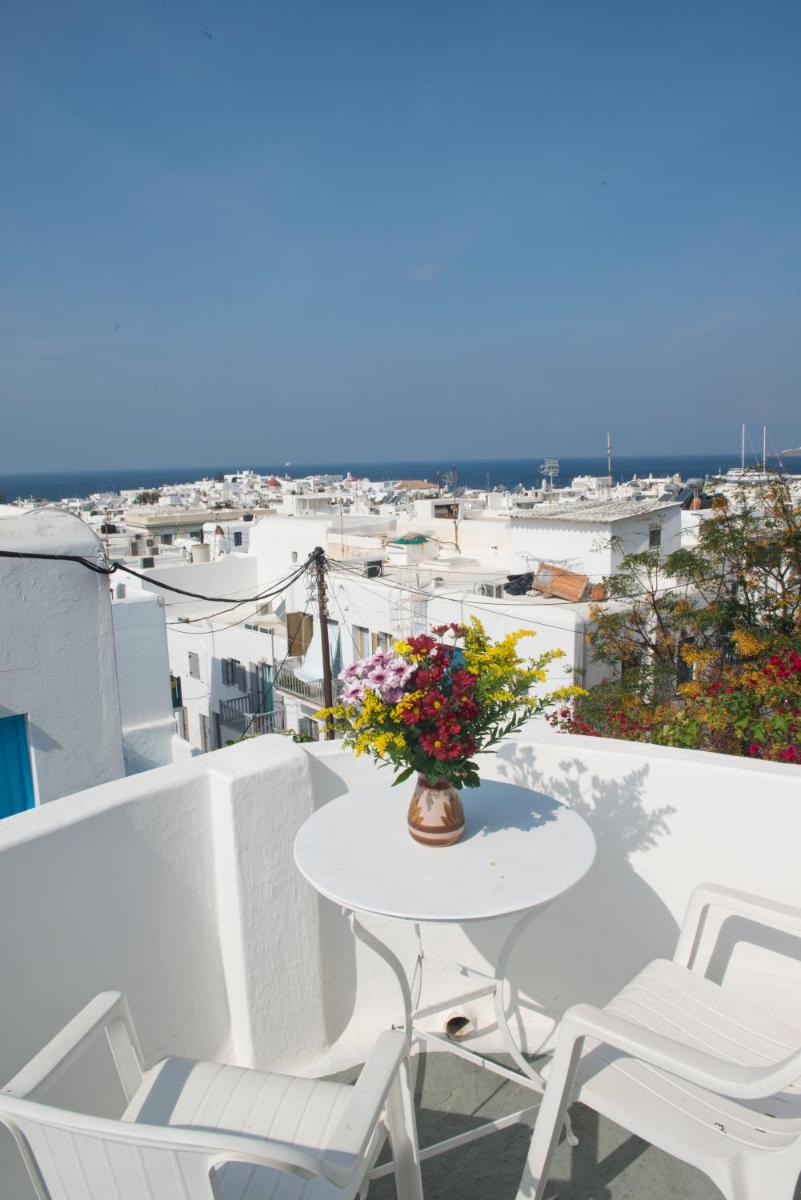Sunday Summer House - Housity
