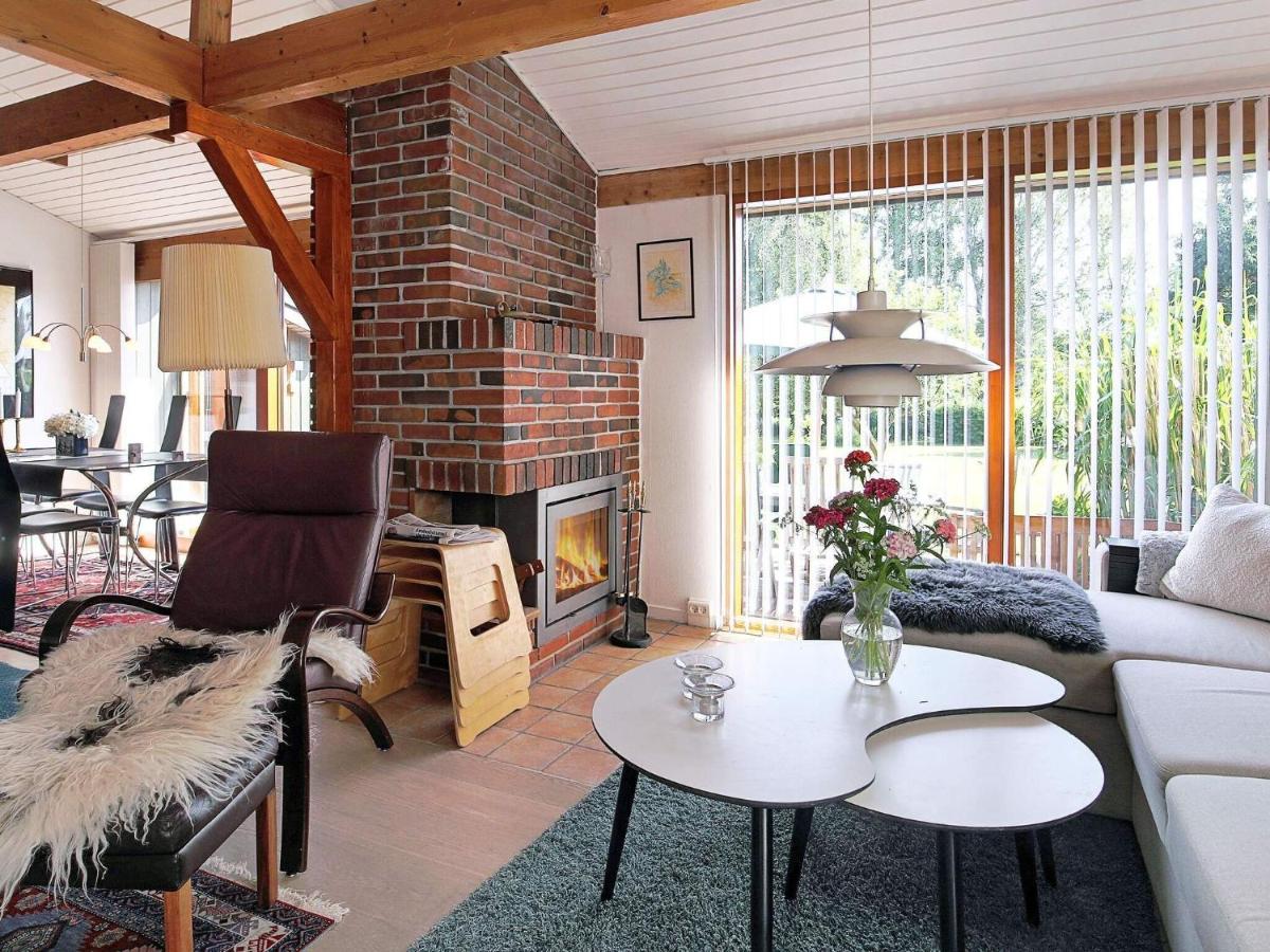 6 person holiday home in Gilleleje - Housity