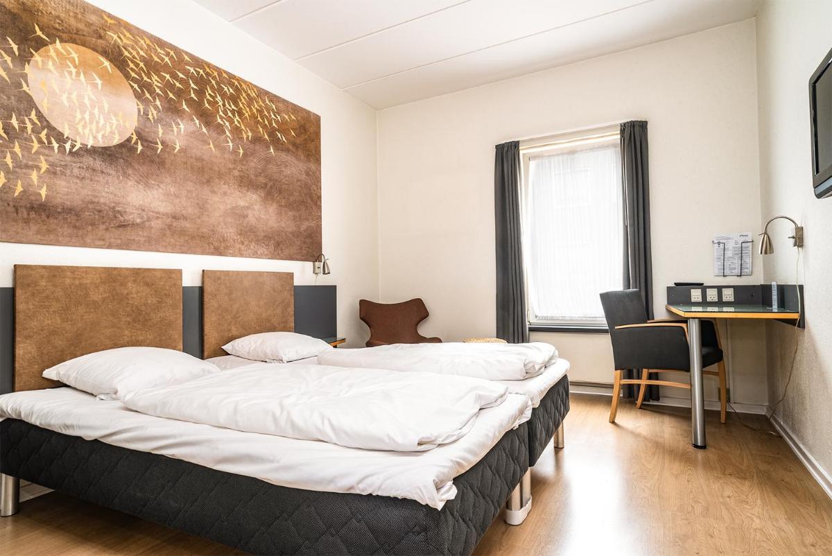 City Hotel Nattergalen - Housity