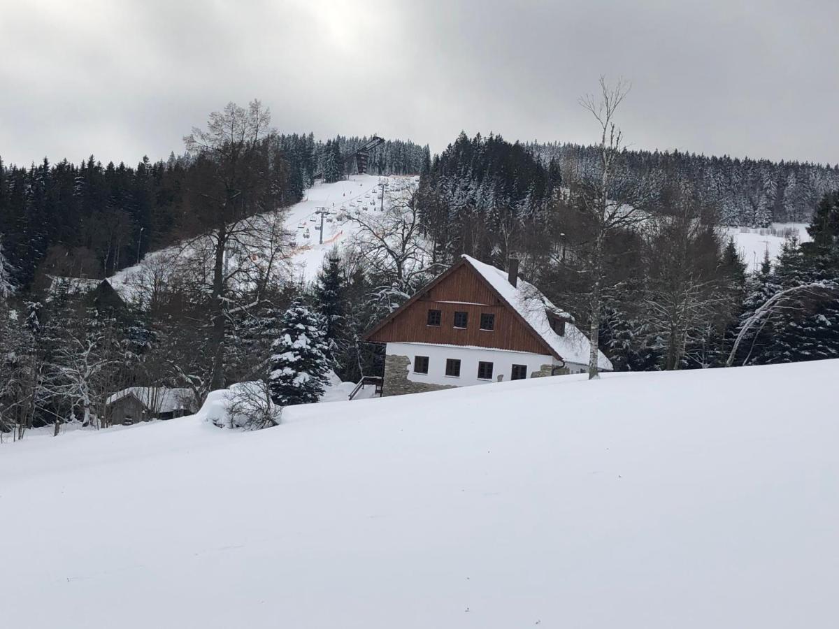 Chalupa U sjezdovky, Zadov 22 - Housity