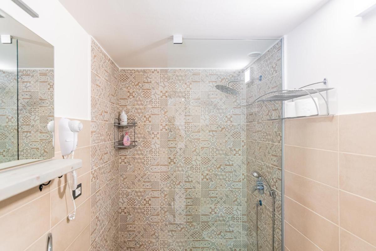Sette Torri - Affittacamere - Housity