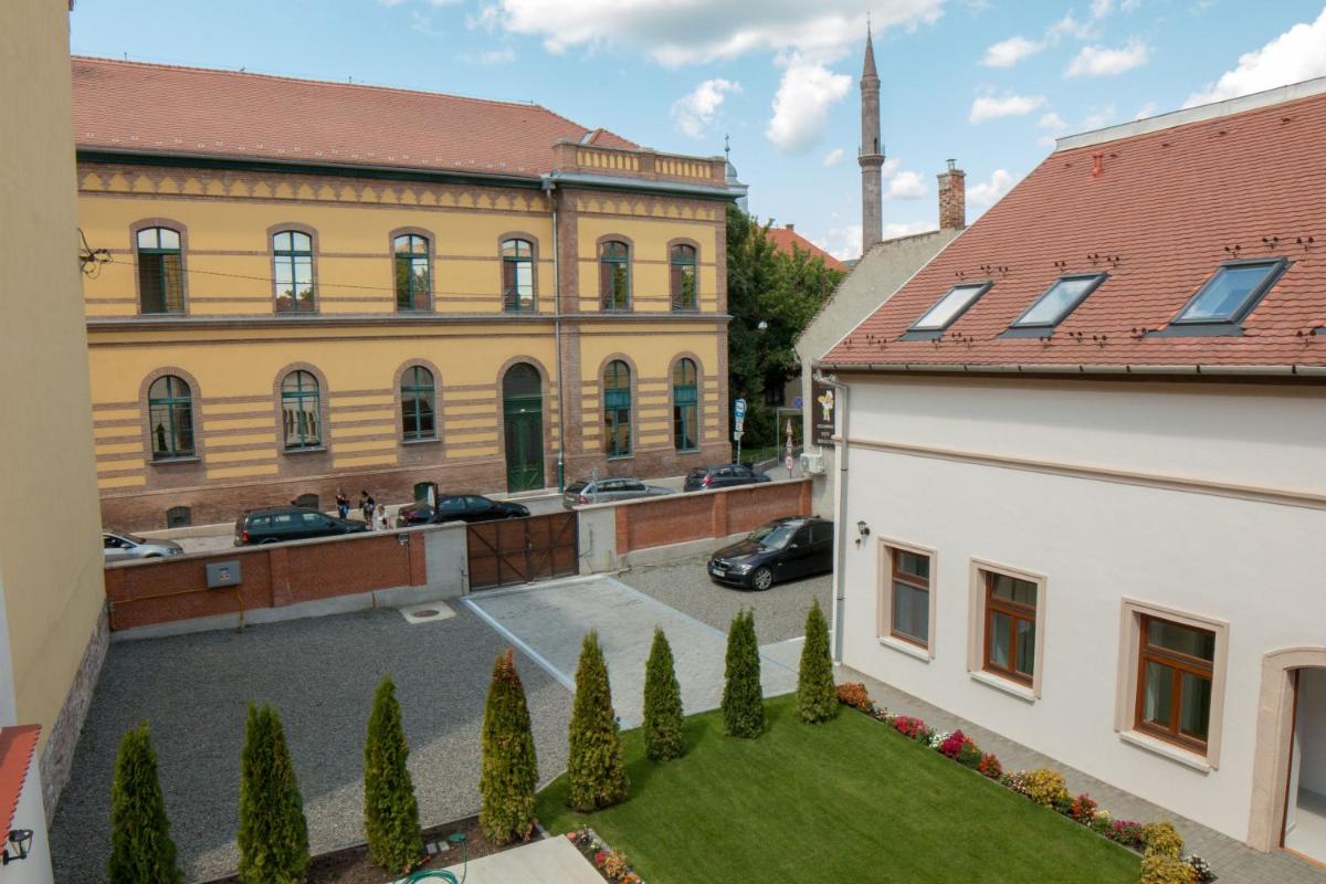 Mecset Apartman - Housity