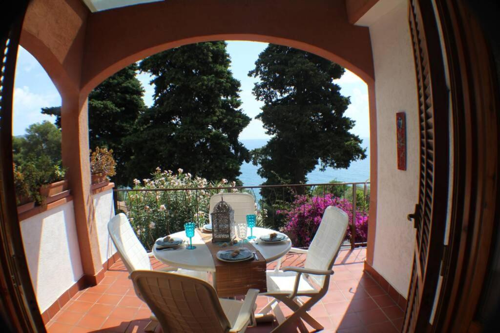 CONCA VERDE Appartamento sul mare - Housity