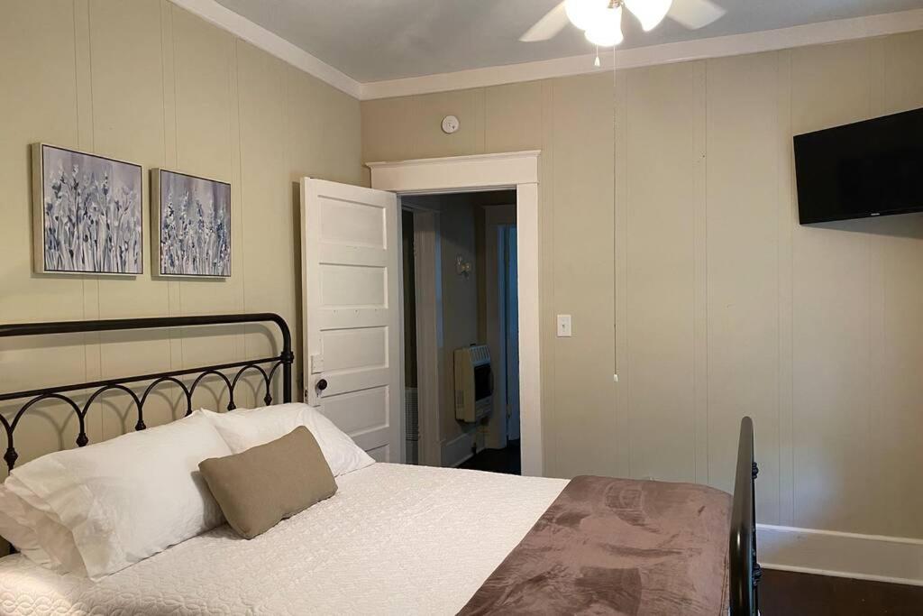 Mill Cottage - Housity