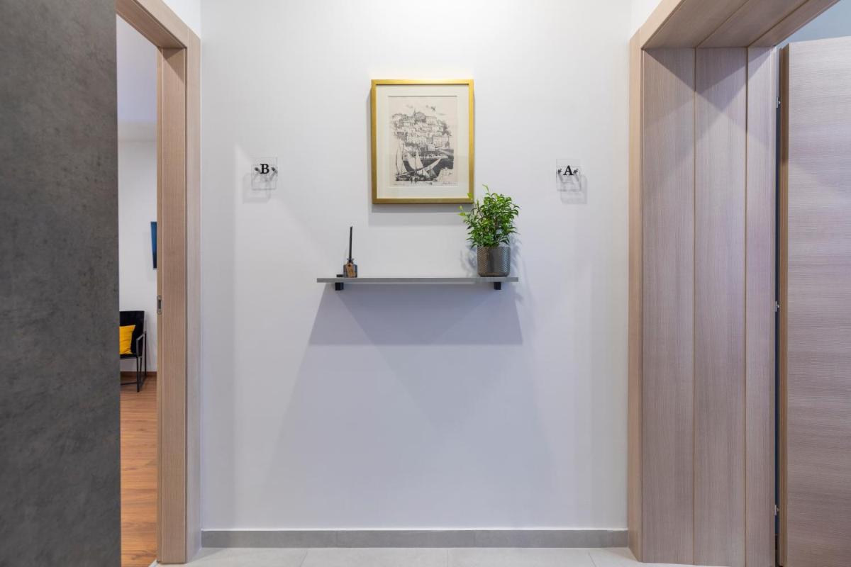 Deluxe Rooms and Apartments Korzo - Housity